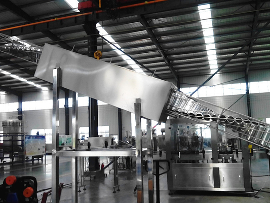Linea d'inscatolamento acciaio inossidabile della birra automatica dei semi 304 1000 CPH - 2000 CPH