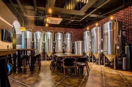 3 barilotti 5 barilotti che fanno la birra commerciale del sistema che fa la fabbrica di birra dell'attrezzatura 7Bbl