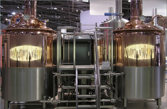Un piccolo annuncio pubblicitario di 3 fasi che fa attrezzatura 100L - 1000L per il pub del ristorante