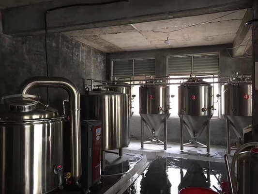Birra domestica di base della piccola scala che fa sistema della fabbrica di birra di Brewpub dell'attrezzatura il mini