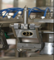 Imbottigliatrice di vetro bevanda/della birra, attrezzatura imbottigliante automatizzata