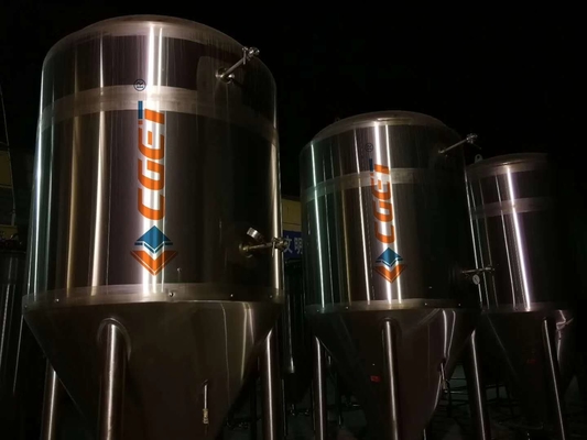 Fermentatore conico 3000L della birra della birra luminosa rivestita verticale del tino di fermentazione