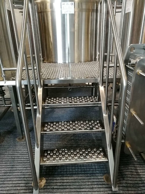 Micro pianta facente del carceriere del sistema dell'attrezzatura 1200l della birra dell'acciaio inossidabile 304 piccola