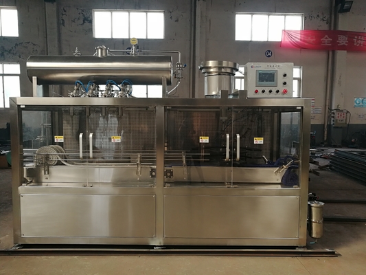 Due in un'imbottigliamento e tappatrice di vetro asettici per le latte di birra 5L