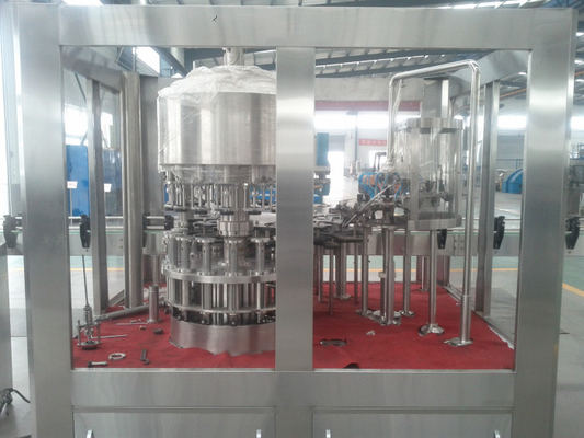 Bottiglia imbottigliante Wahing dell'attrezzatura della bevanda di alta precisione che riempie tappando la macchina di Monoblock
